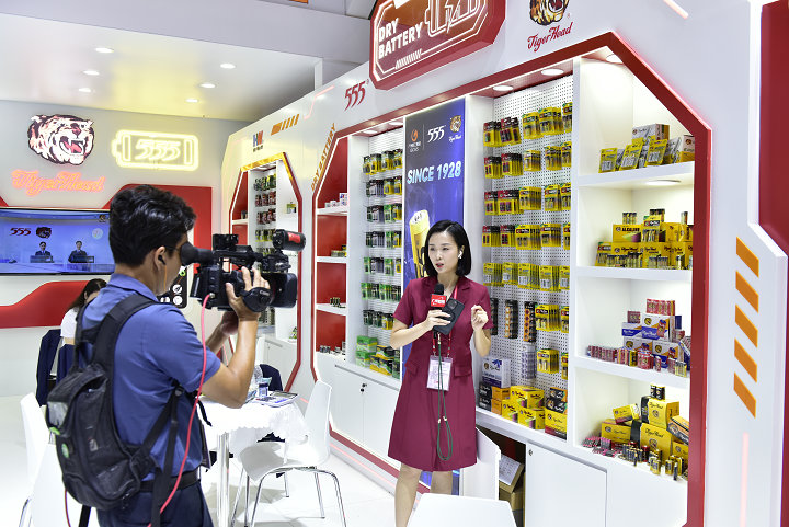 Tiger Head Battery Products é reconhecida como um produto famoso e de alta tecnologia de Guangdong, e a Tiger Head Battery Company é premiada como a empresa líder e empresa de inovação tecnológica avançada da Provincial Battery Industry Association