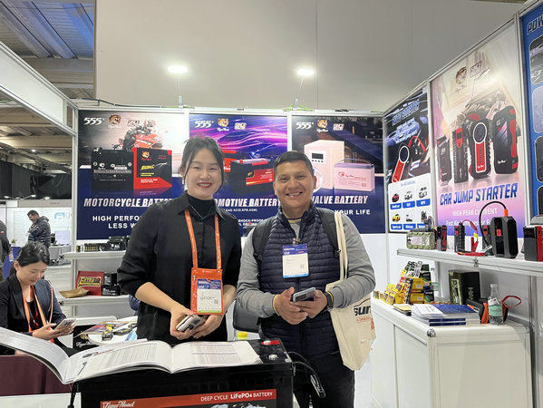 Tiger Head Battery Company revela vários novos produtos de bateria na exposição chilena